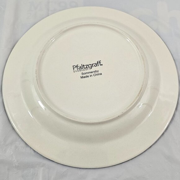 Pfaltzgraff Sommersby Strawberry 8.5”Stoneware Salad Luncheon Plates Set of 4 - Picture 11 of 16